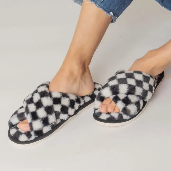 BLACK CHECKERED FAUX FUR SLIPPERS